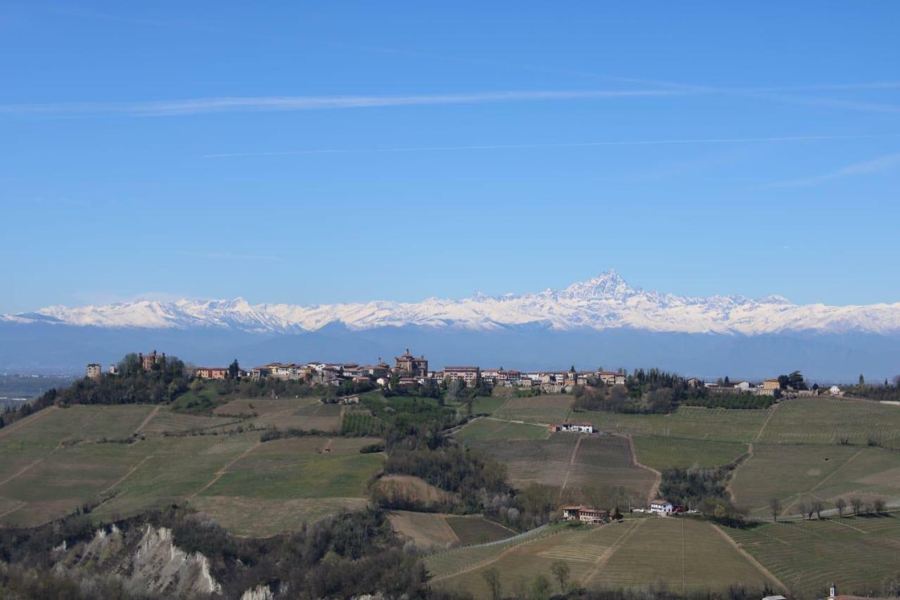 Le Sette Vie Holiday Homes Monforte dʼAlba Exterior foto